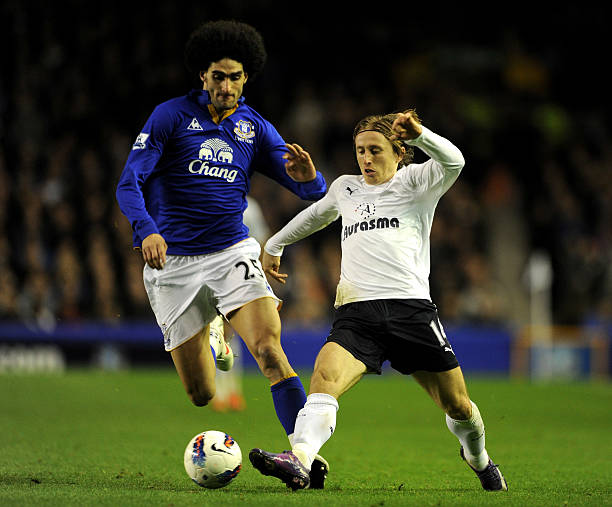 更是对他成 更是对他成