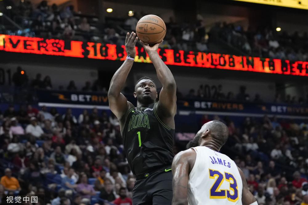 低平球传中 低平球传中